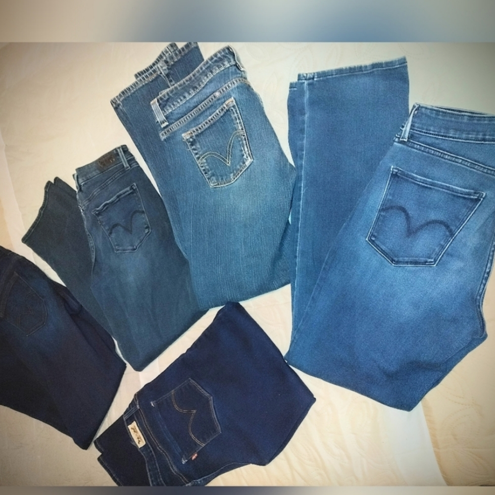 Women's Levi's Jeans Lot